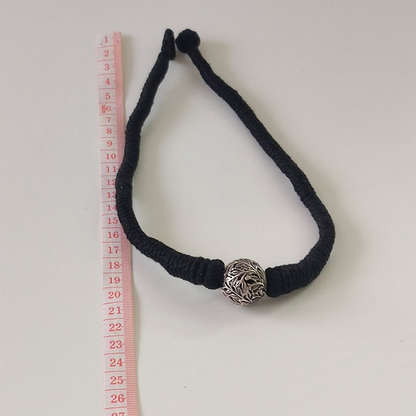 Filigree Leaf Ball Chocker- Black