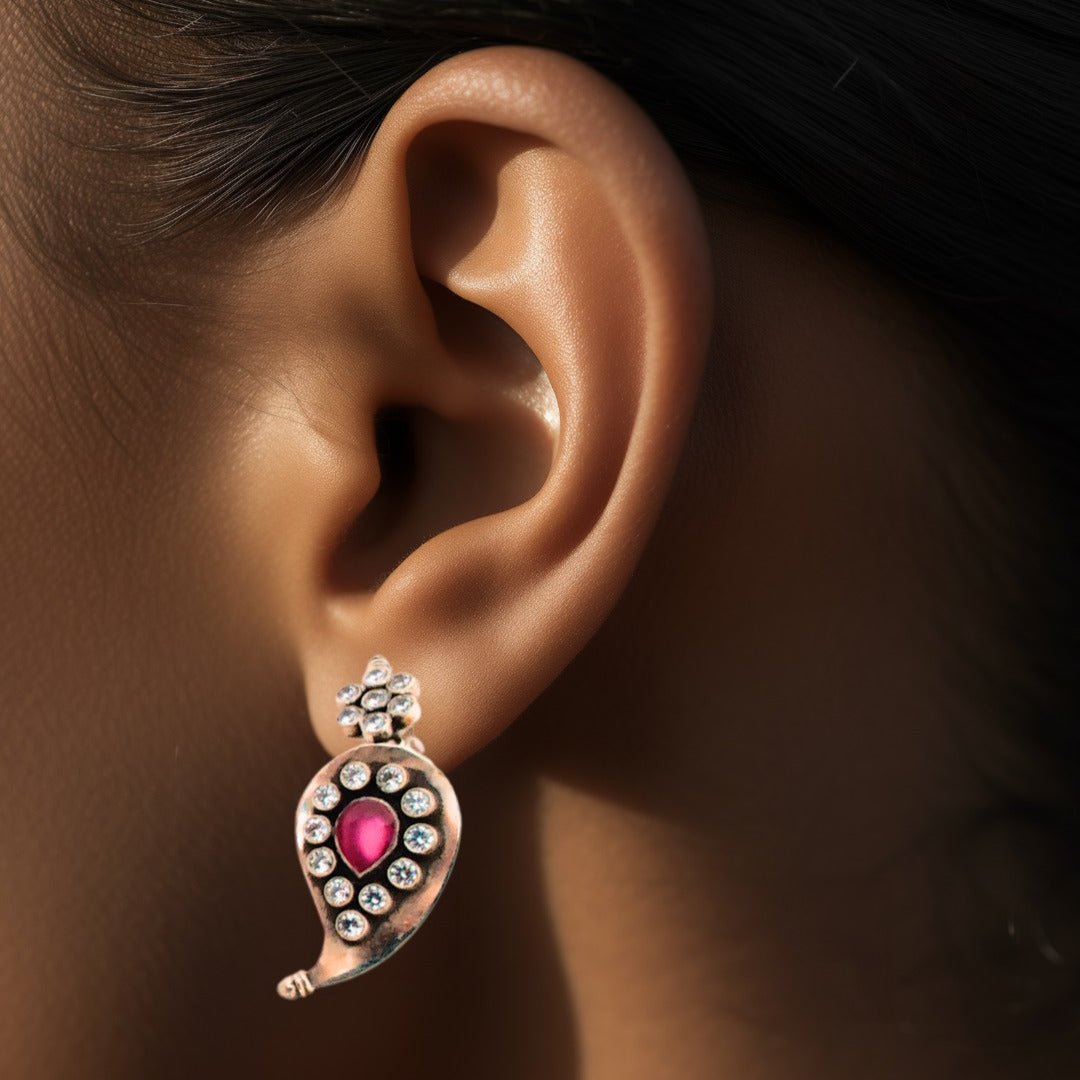 Silver Cutstone Ruby White Earring