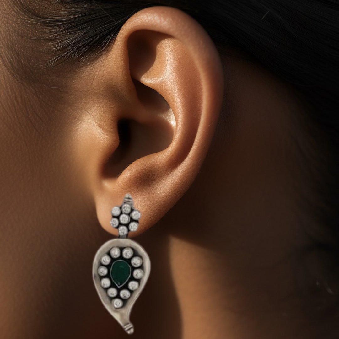 Silver Mango Motif Cutstone Emerald White Earring