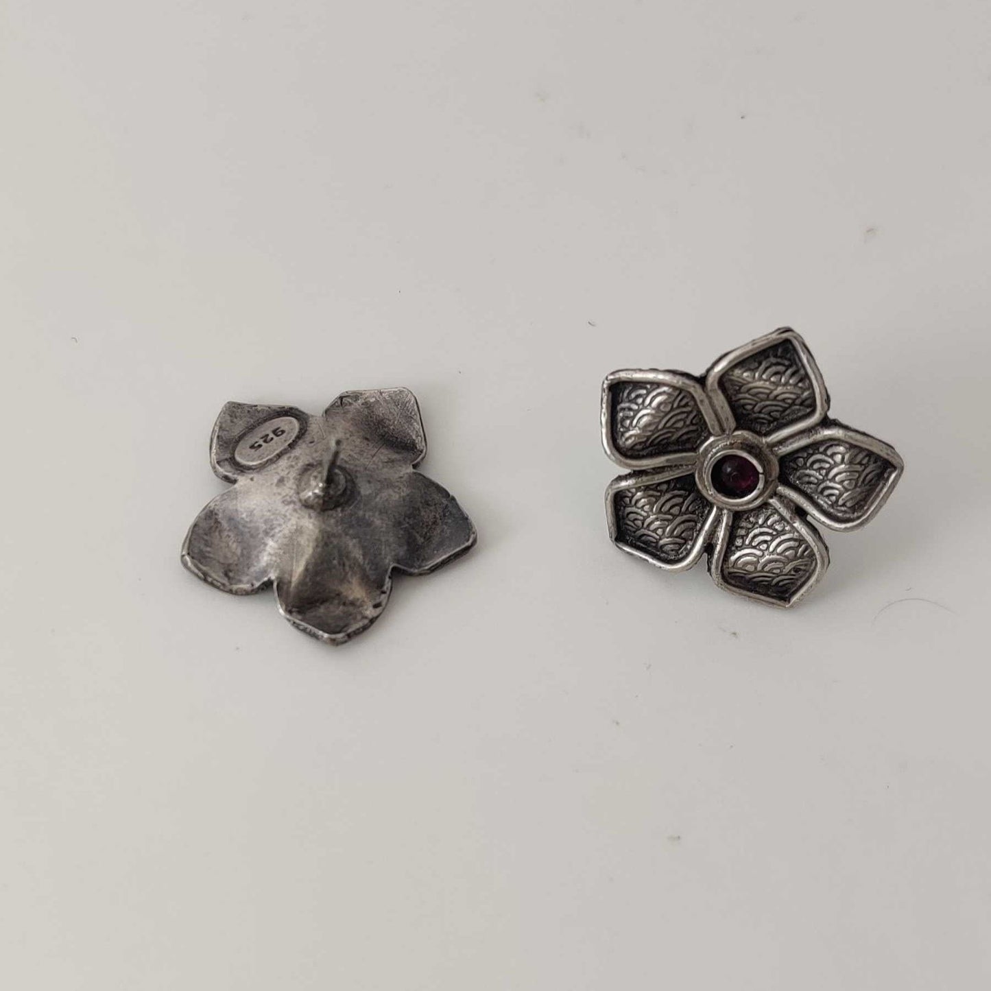 Silver 5 Petal Pointy Edge Flower Stud