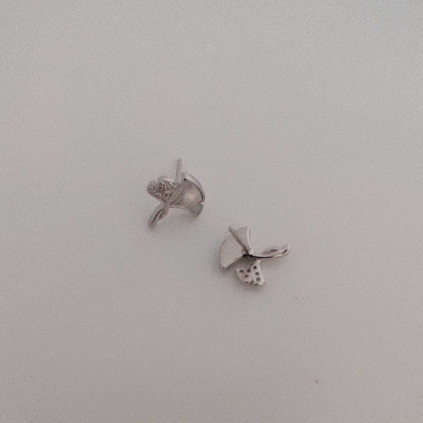 Silver mother-of-pearl DoublePetal Stud