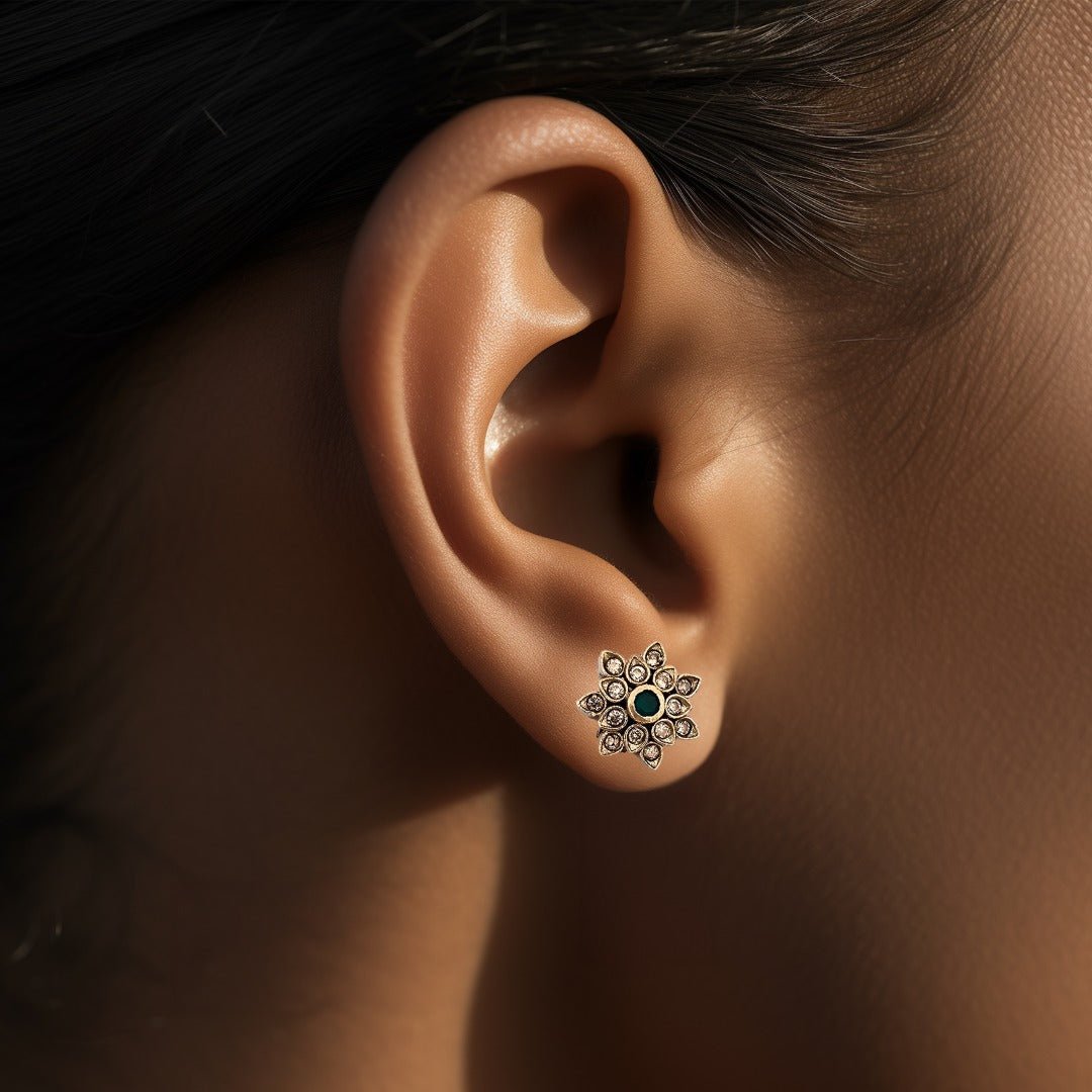 Silver Cutstone Green Center 7 Petal Stud