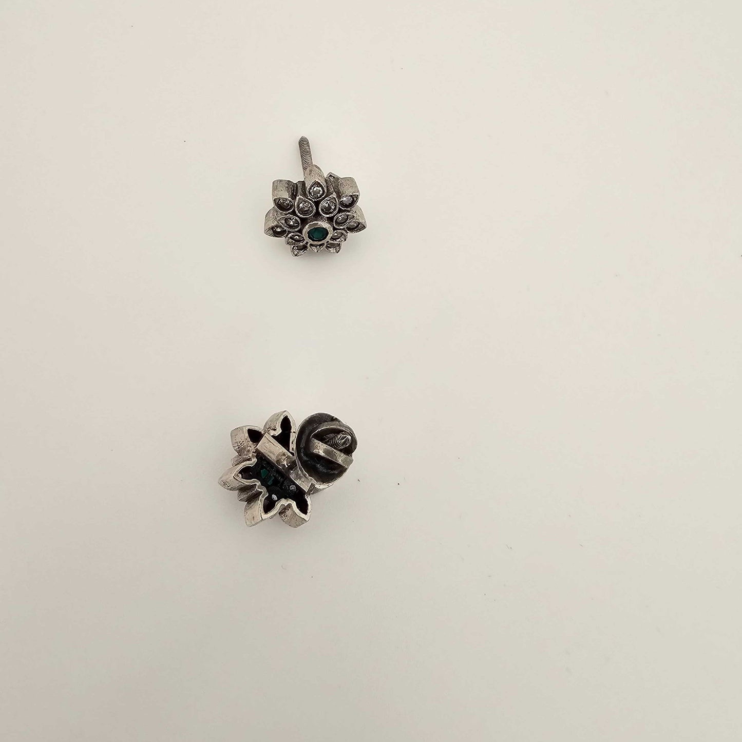 Silver Cutstone Green Center 7 Petal Stud