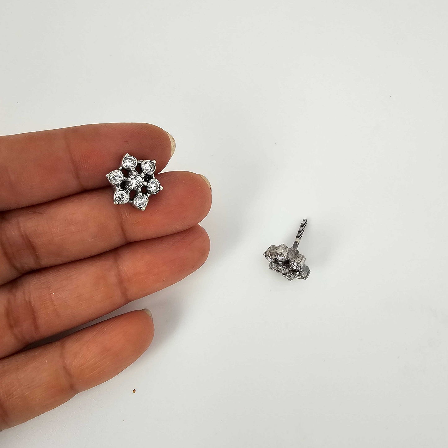 Silver Cutstone White Center Flower Stud
