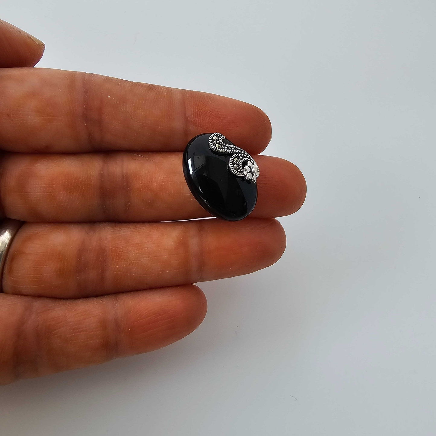 Silver SwissMarka Black Oval Stud