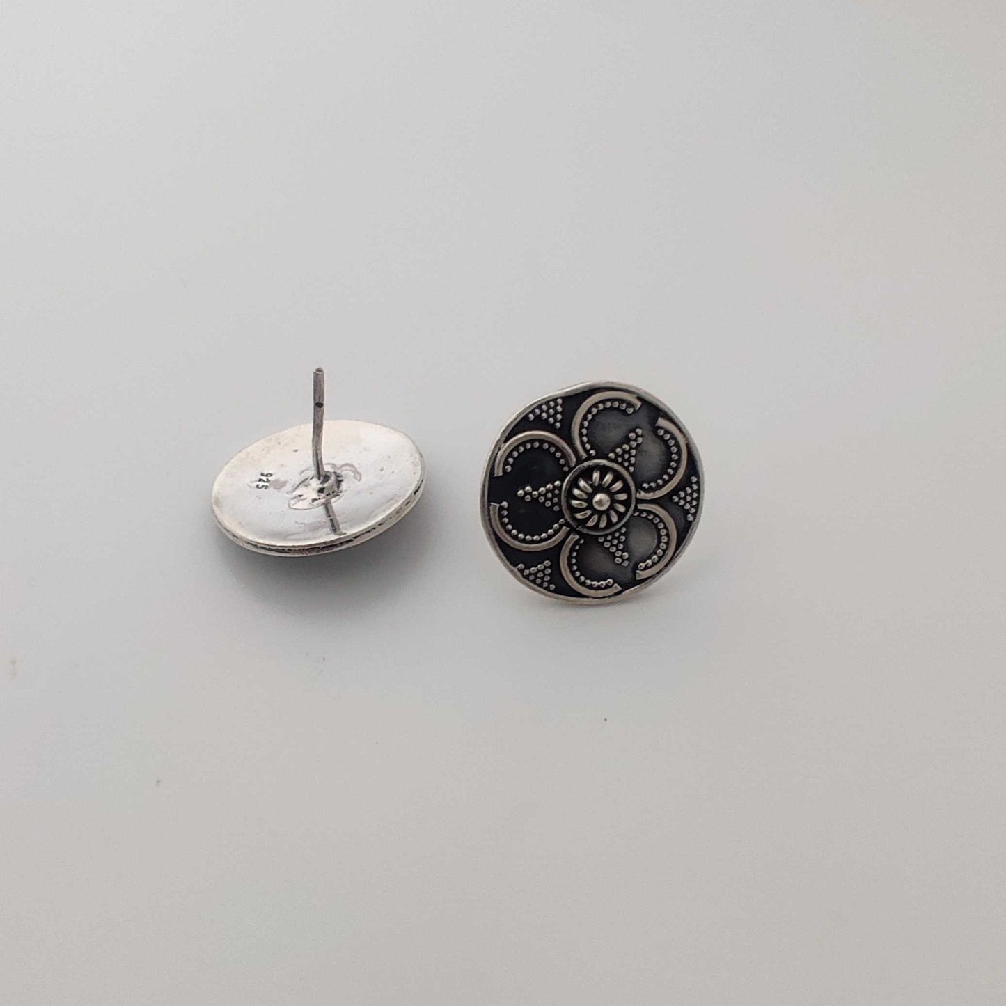 Silver Flat Disc 3 Petal design Stud