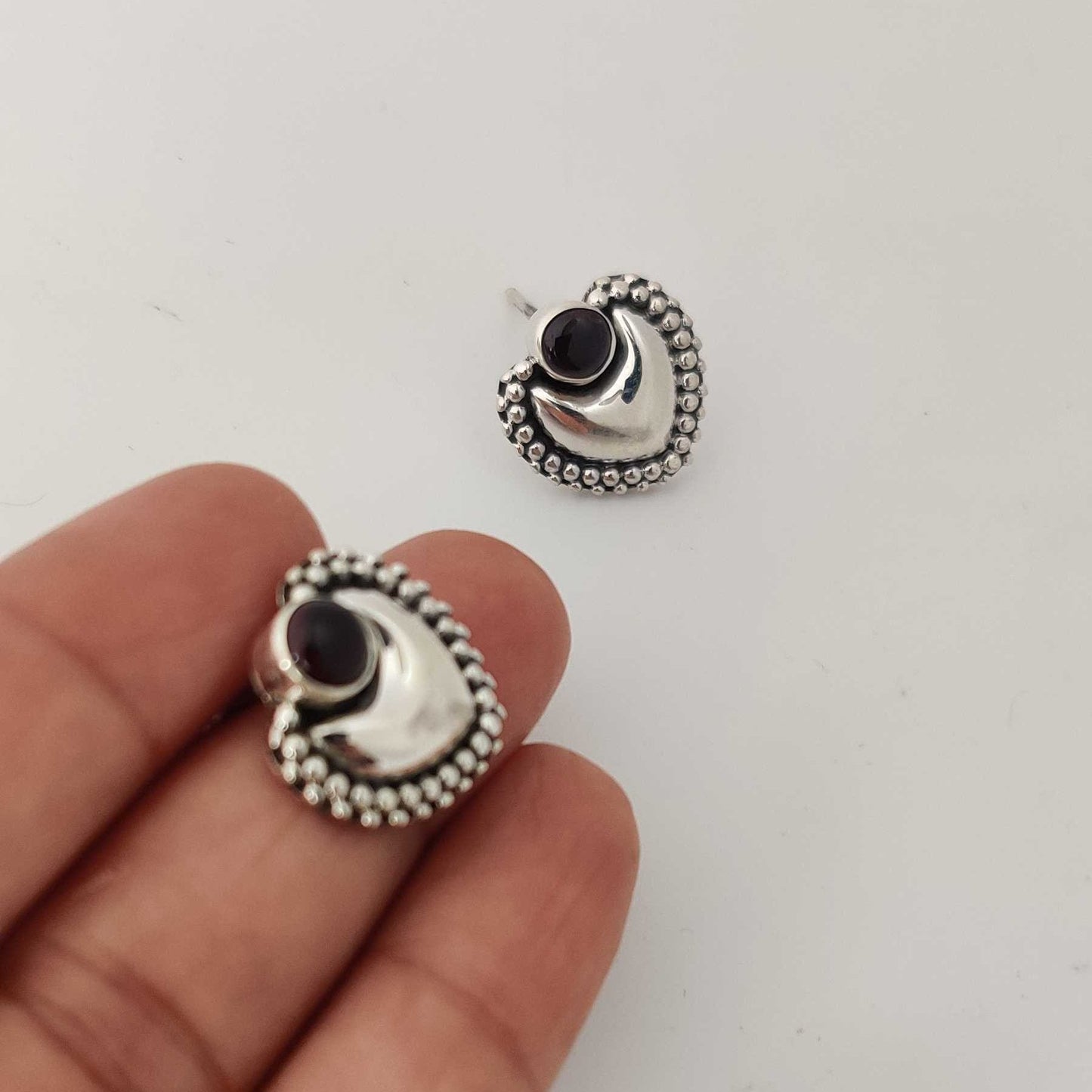 Silver HeartStud Dark Ruby