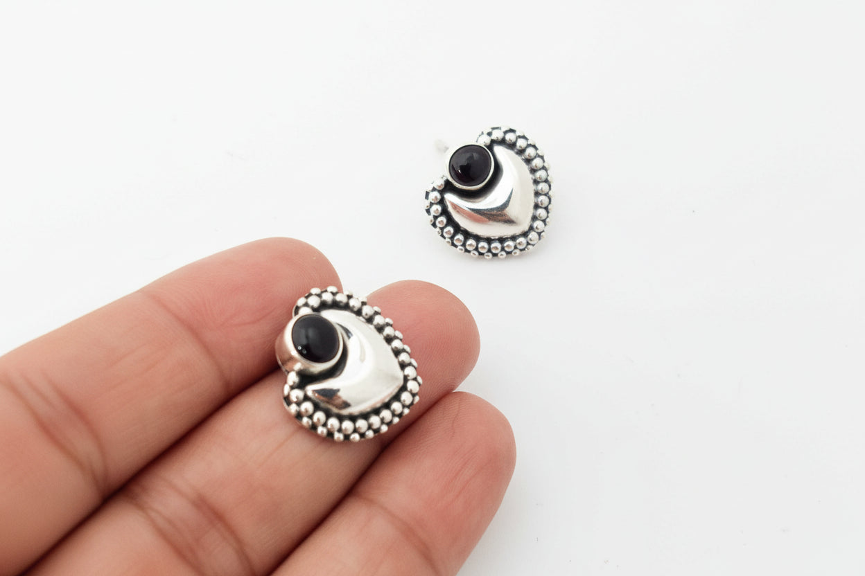 Silver HeartStud Dark Ruby