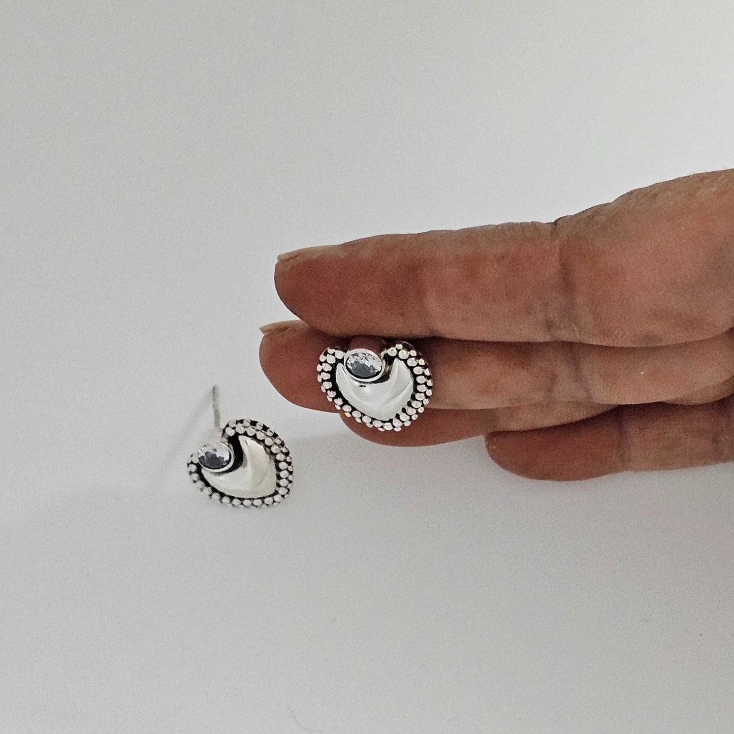 Silver HeartStud-WhiteStone