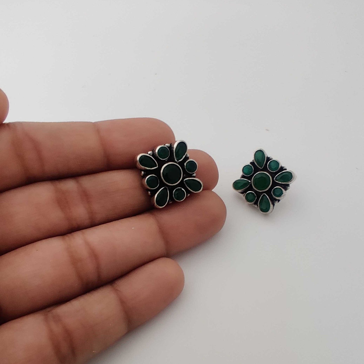 Silver SquareStud-FloralDesign-Emerald