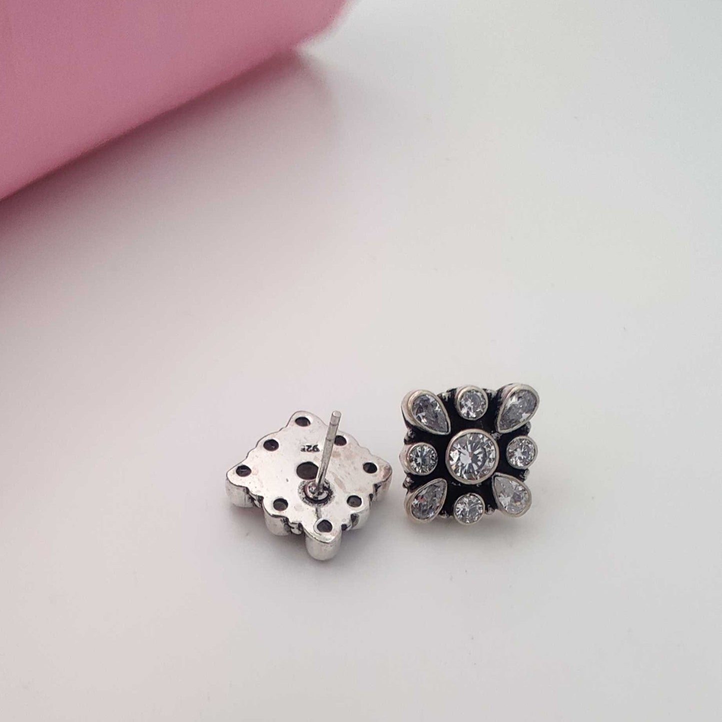 Silver SquareStud-FloralDesign-WhiteCutstone