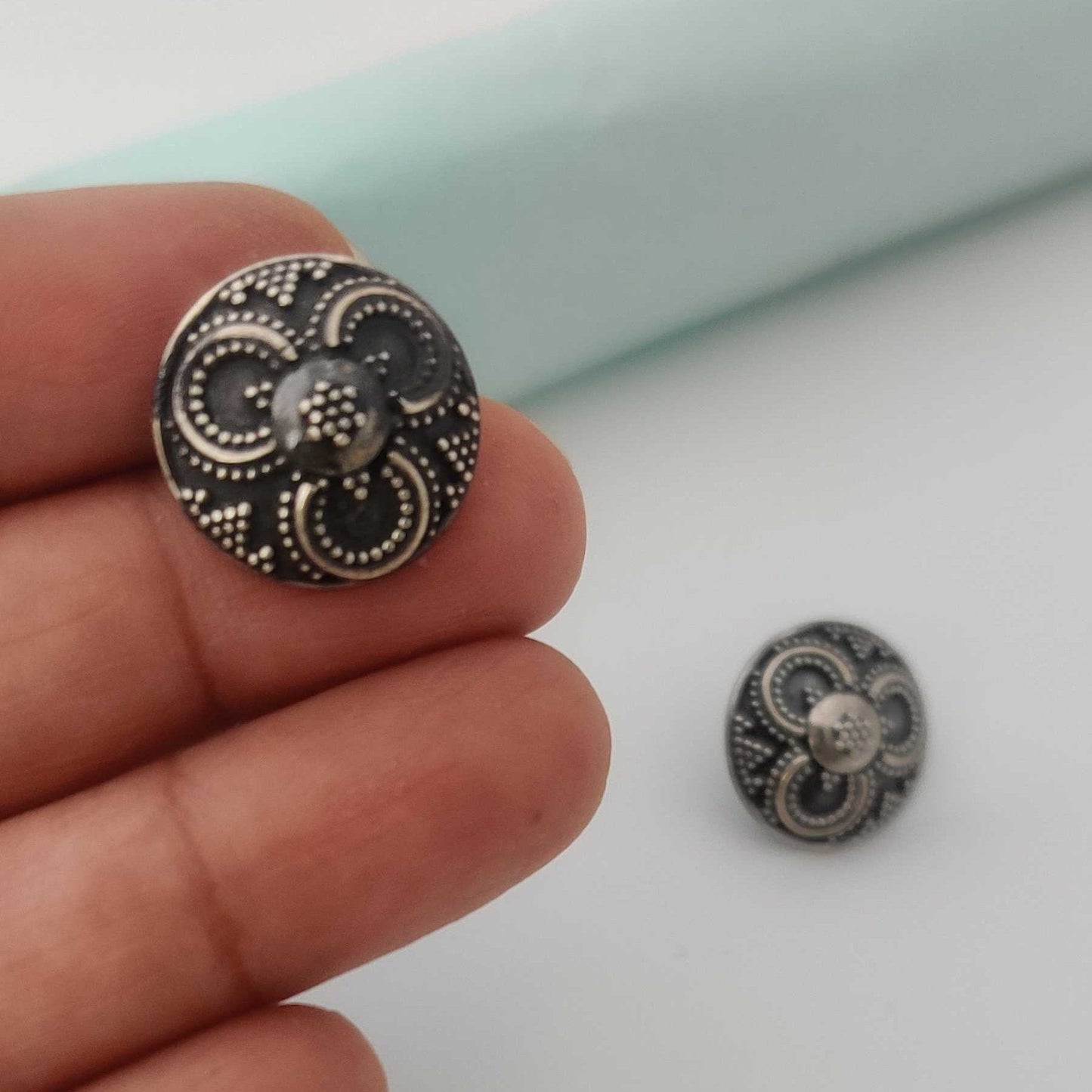 Silver 3 Circle with 1 circle center Stud
