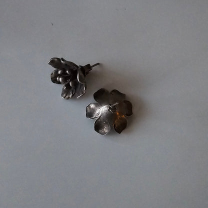 Korean- Open Flower stud