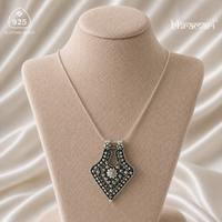 Nia Sweetheart Pendant