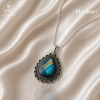 Nia Madagascar Labradorite Pendant