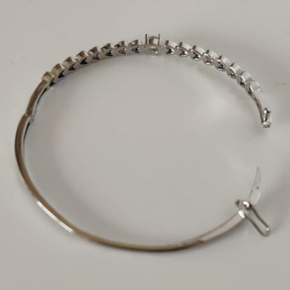 Silver Cutstone Bracelet Blue White