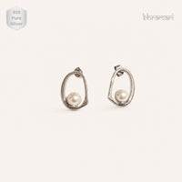 Anaya Pearl Rectangle Ear Stud