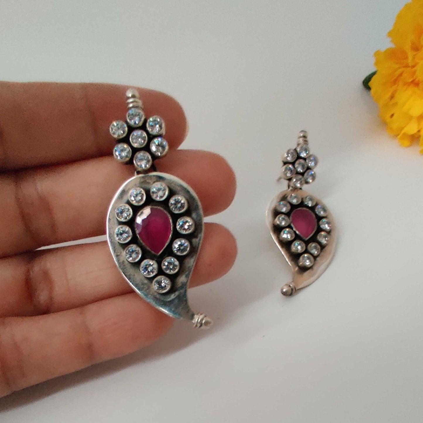 Silver Cutstone Ruby White Earring