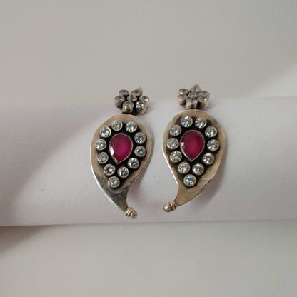 Silver Cutstone Ruby White Earring