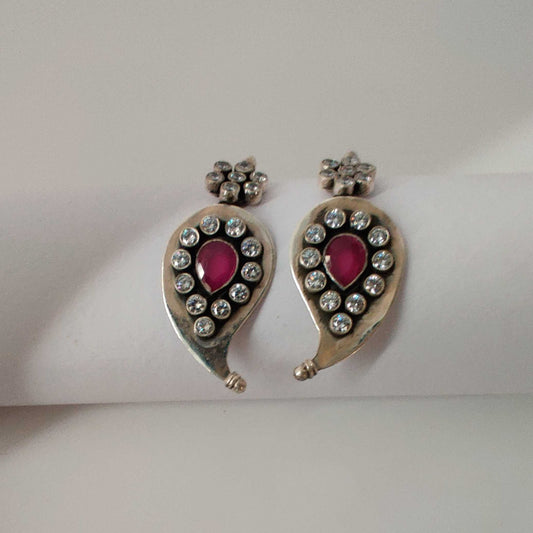 Silver Cutstone Emerald White Earring