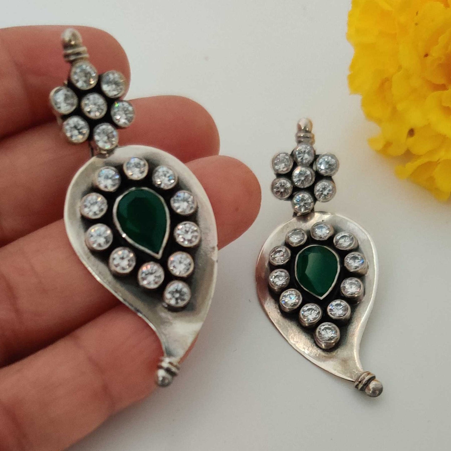 Silver Cutstone Ruby White Earring