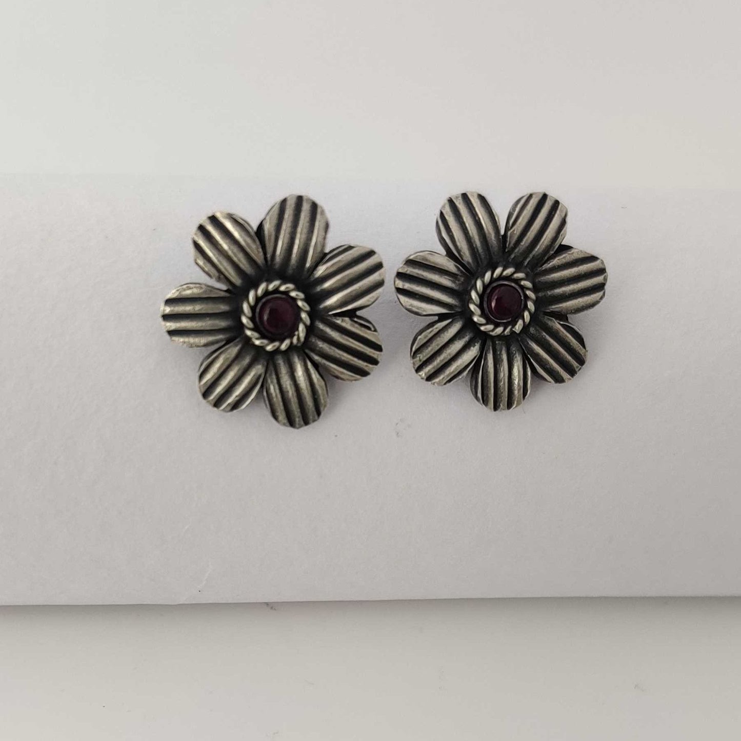 Silver 7 Petal Stripe Flower Stud