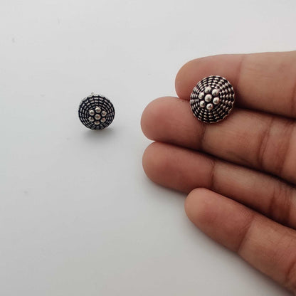 Silver 7 Dot Dome Stud