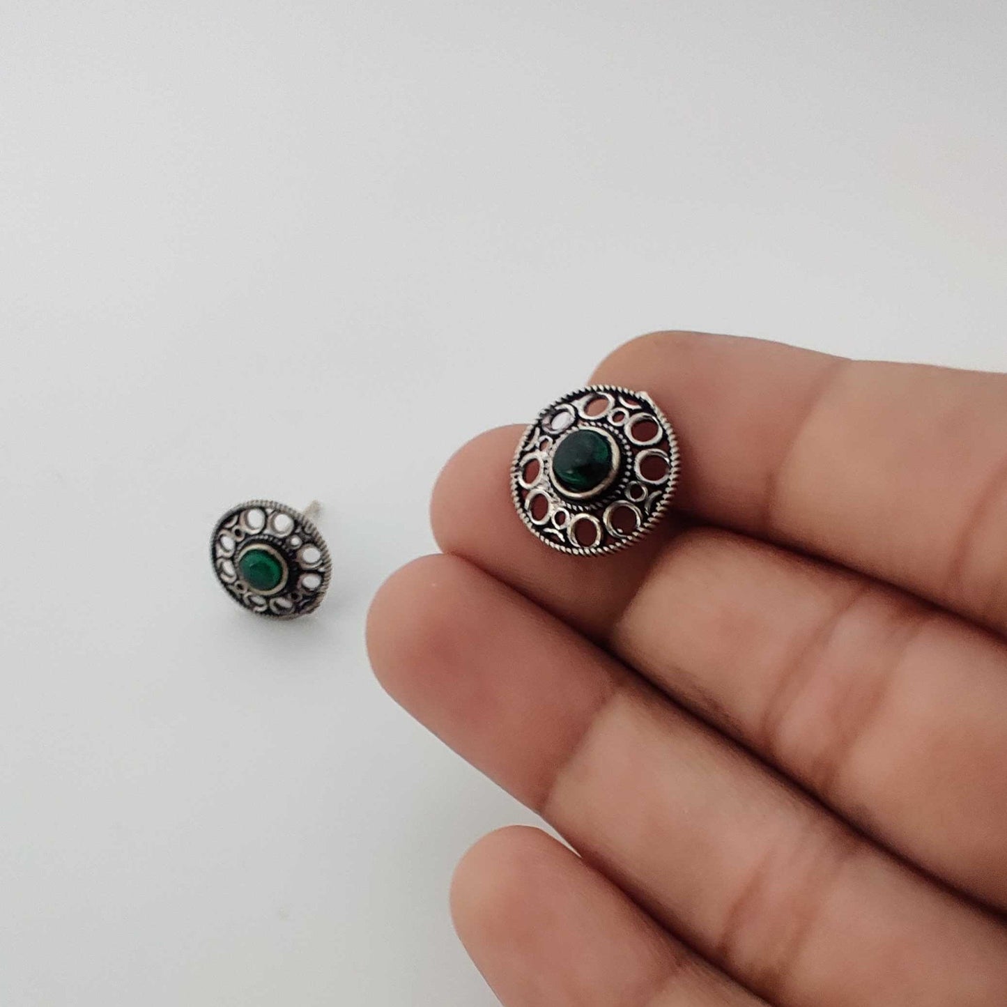 Silver Emerald-InCircle Stud