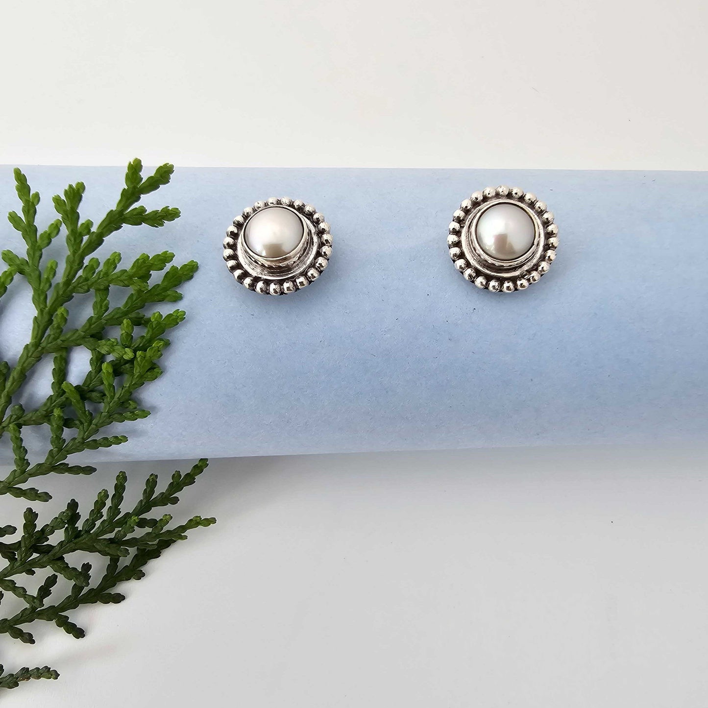 Silver RoundStud-Pearl