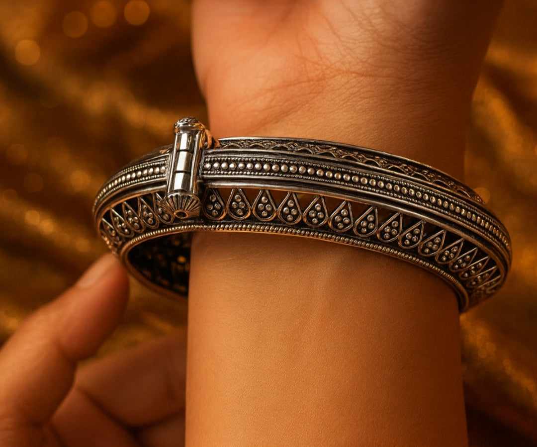 Adjustable Filigree Bangle with Screw Opening