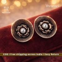 Silver FlowerOnAPlate-Pearl Stud