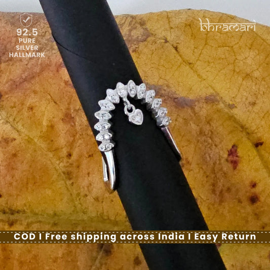 Korean Victory V Ring- Diamond Drop