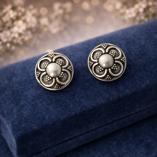 Silver Bloom Oxidised Stud