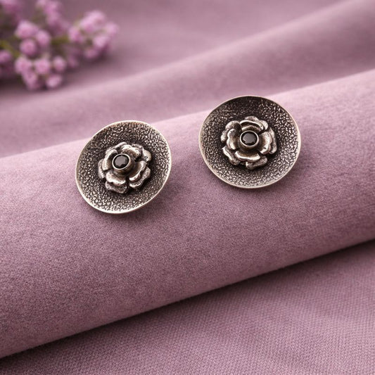 Silver FlowerOnAPlate-Ruby Stud